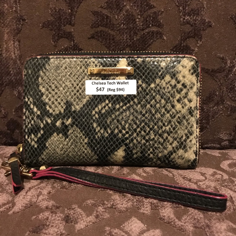Stella & Dot - Chelsea Tech Wallet